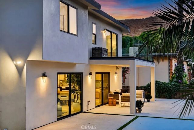 4946 Llano, Woodland Hills, CA 91364