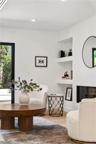 4946 Llano, Woodland Hills, CA 91364
