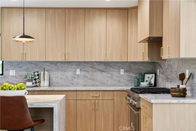 4946 Llano, Woodland Hills, CA 91364