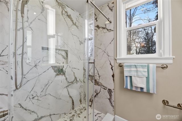 21310 SE 11th Street, Sammamish, WA 98075