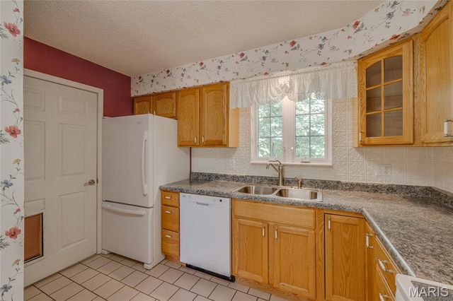 1075 Twin Oaks Drive, Doe Run, MO 63637