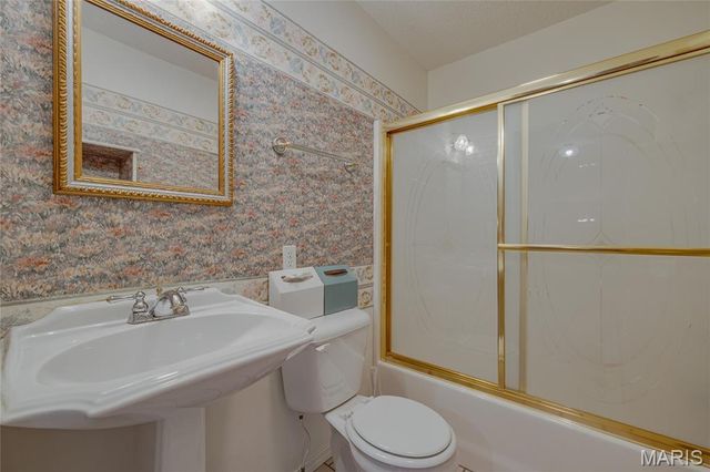 1075 Twin Oaks Drive, Doe Run, MO 63637