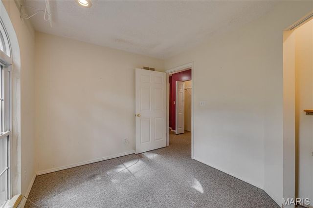 1075 Twin Oaks Drive, Doe Run, MO 63637
