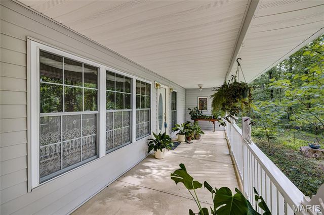 1075 Twin Oaks Drive, Doe Run, MO 63637