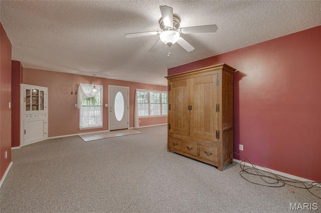 1075 Twin Oaks Drive, Doe Run, MO 63637