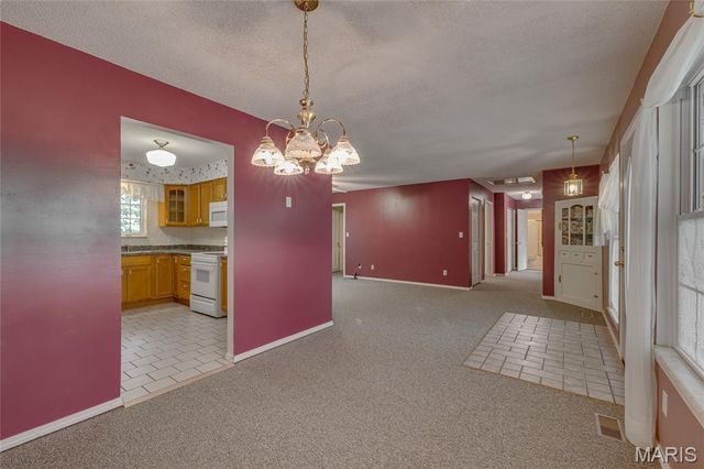 1075 Twin Oaks Drive, Doe Run, MO 63637