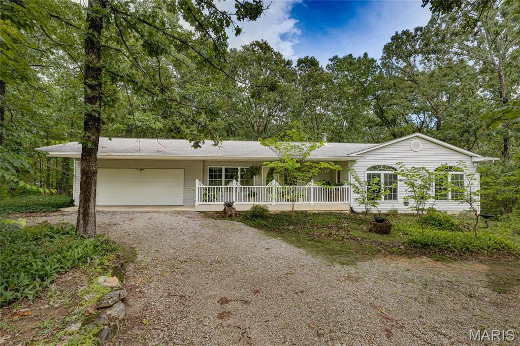1075 Twin Oaks Drive, Doe Run, MO 63637