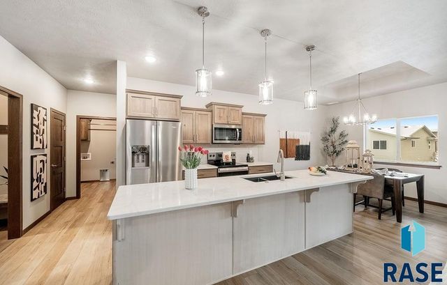 1516 S Kathryn Ave Avenue, Sioux Falls, SD 57106