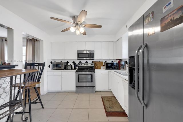 500 S Luna Ct 6, Hollywood, FL 33021