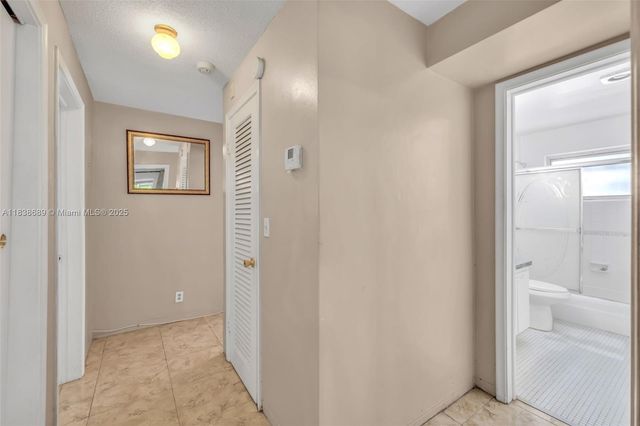500 S Luna Ct 6, Hollywood, FL 33021