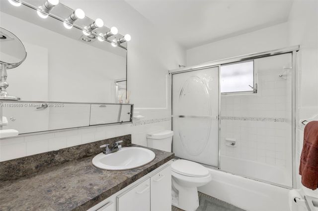 500 S Luna Ct 6, Hollywood, FL 33021