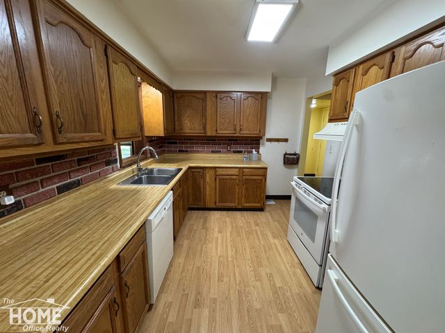 2711 E Hibbard Road, Corunna, MI 48817