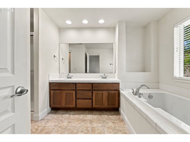 5412 Ne 52ND St, Vancouver, WA 98661