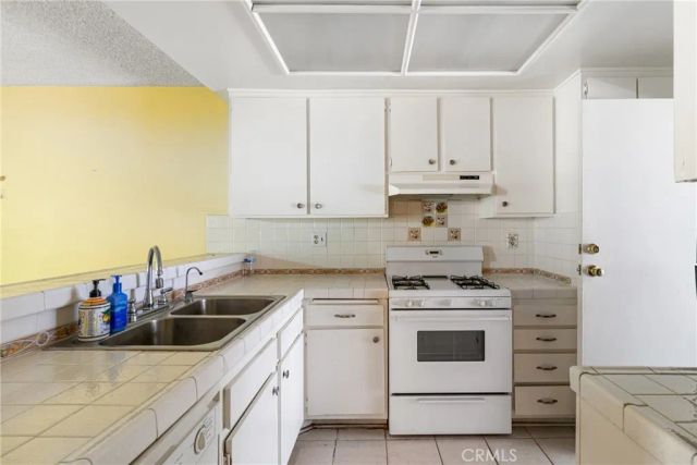 8601 Sunland Boulevard 20, Sun Valley, CA 91352
