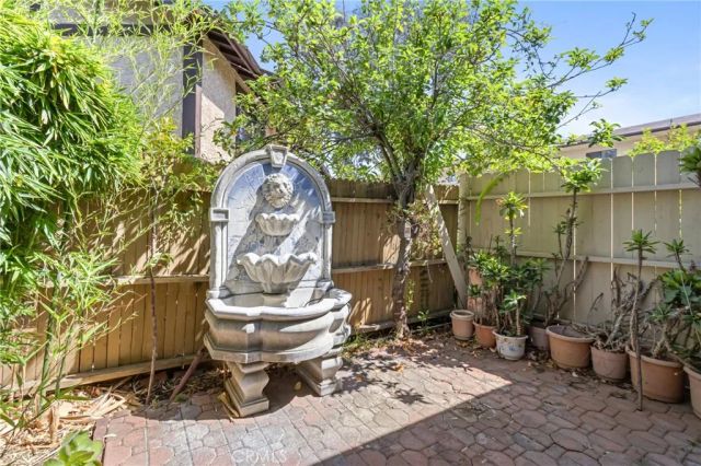 8601 Sunland Boulevard 20, Sun Valley, CA 91352