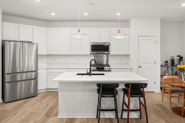 1662 Patterson Avenue, North Aurora, IL 60542