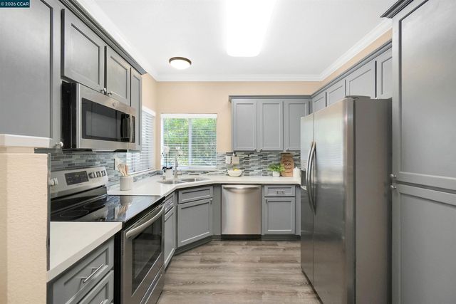138 Marsala Ct, Hercules, CA 94547
