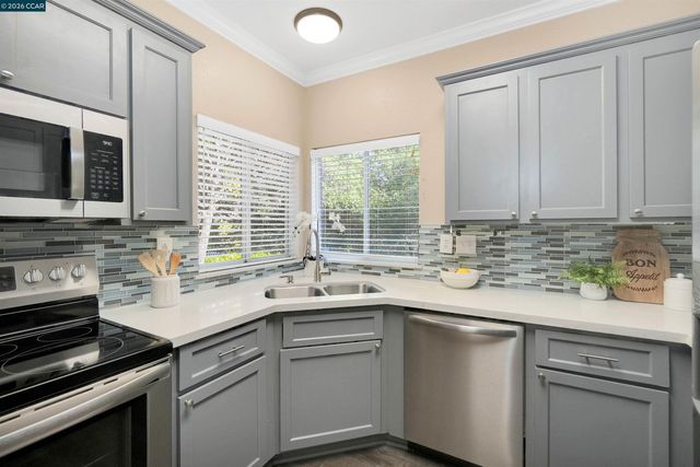 138 Marsala Ct, Hercules, CA 94547