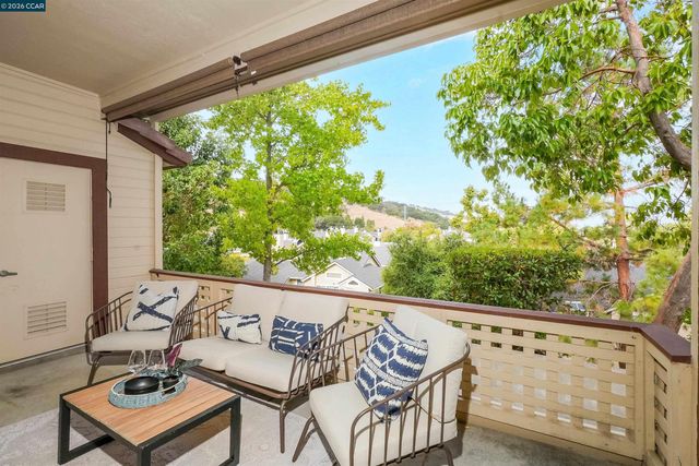 138 Marsala Ct, Hercules, CA 94547
