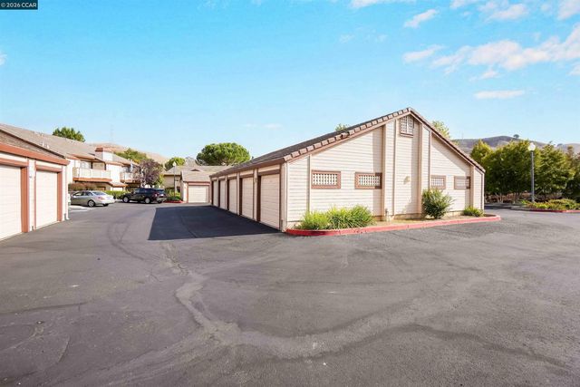 138 Marsala Ct, Hercules, CA 94547