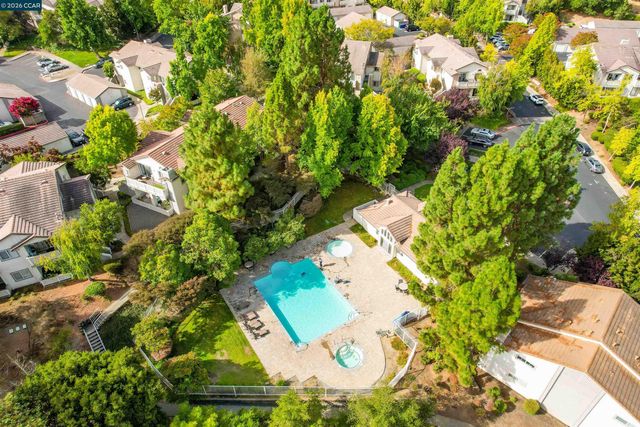 138 Marsala Ct, Hercules, CA 94547