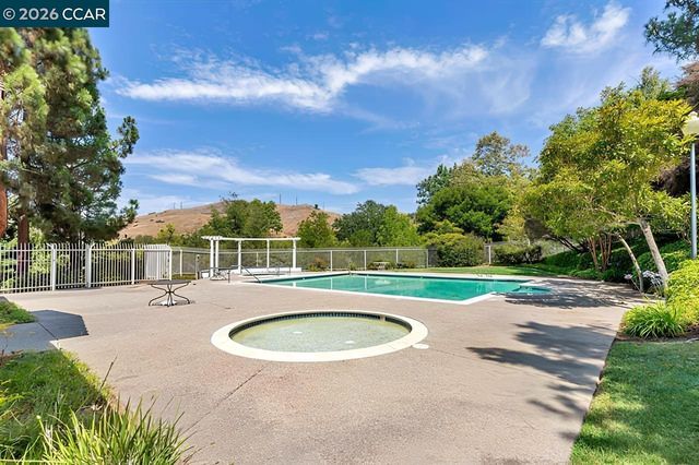 138 Marsala Ct, Hercules, CA 94547