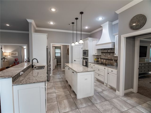 2 Haworth Circle, Bella Vista, AR 72714