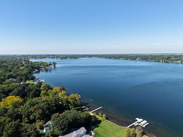 3441 South Shore DRIVE, Delavan, WI 53115