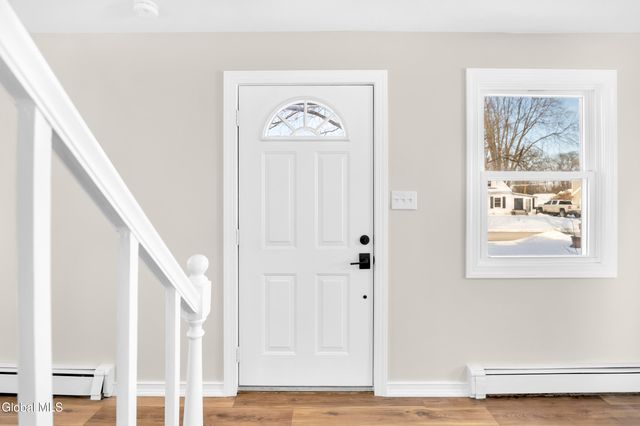 1956 Clement Road, Rotterdam, NY 12303