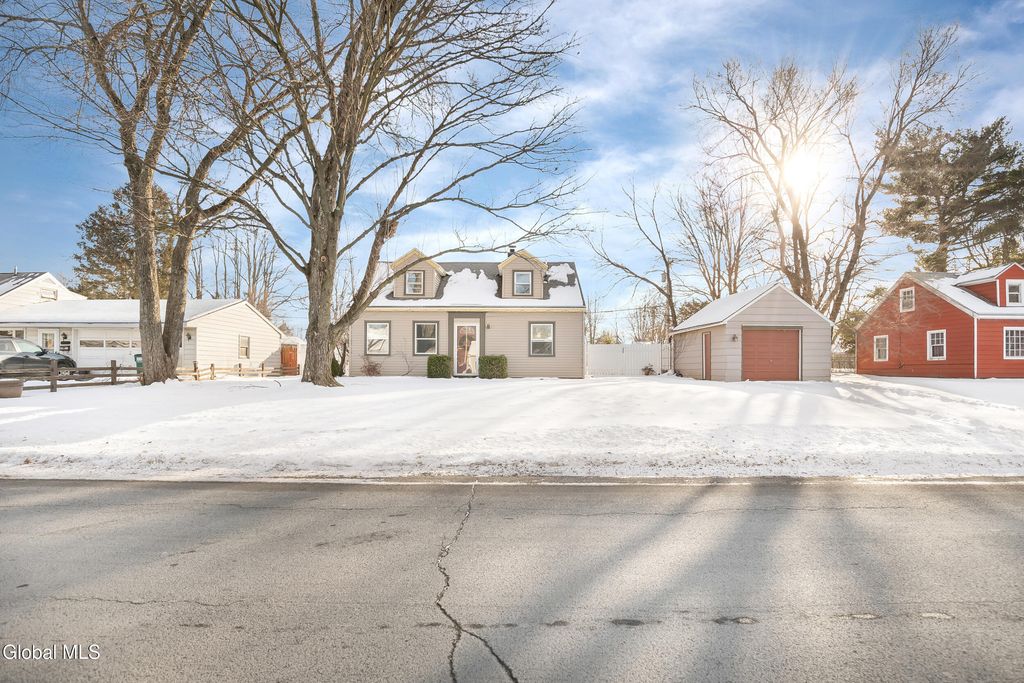 1956 Clement Road, Rotterdam, NY 12303