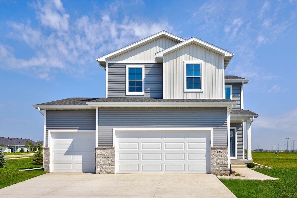 560 NW Atlas Lane, Waukee, IA 50263