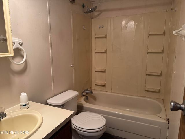 459 Siler St, Jellico, TN 37762