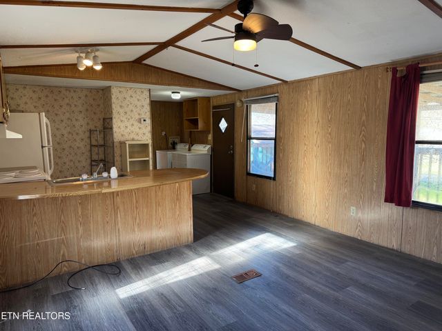 459 Siler St, Jellico, TN 37762