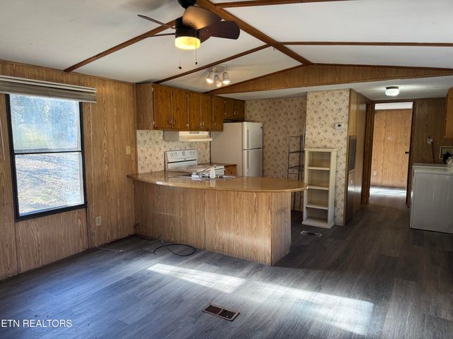 459 Siler St, Jellico, TN 37762