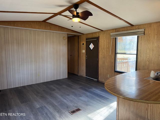 459 Siler St, Jellico, TN 37762