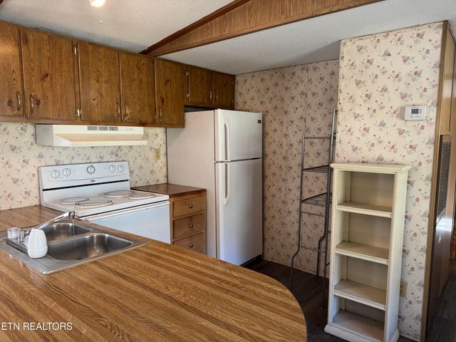 459 Siler St, Jellico, TN 37762