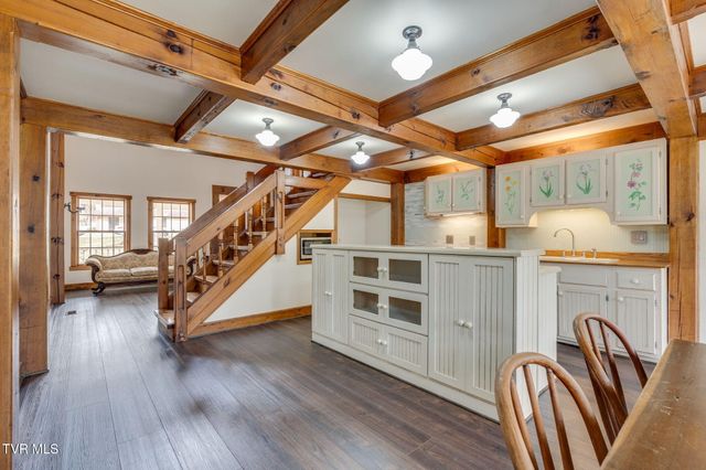 300 Sugarwood Drive, Kingsport, TN 37663