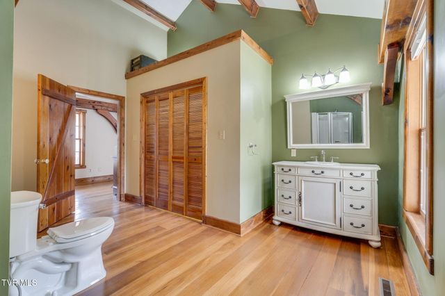 300 Sugarwood Drive, Kingsport, TN 37663