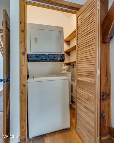 300 Sugarwood Drive, Kingsport, TN 37663