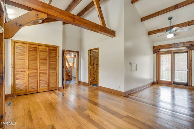 300 Sugarwood Drive, Kingsport, TN 37663