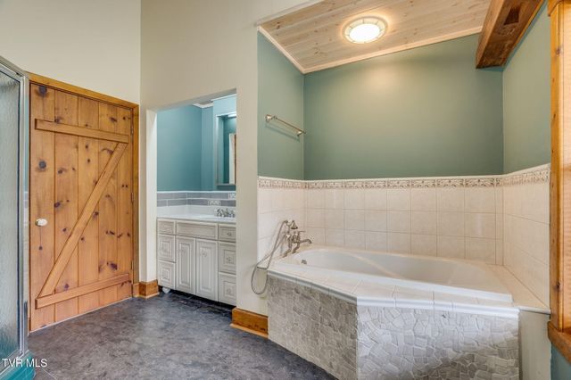 300 Sugarwood Drive, Kingsport, TN 37663