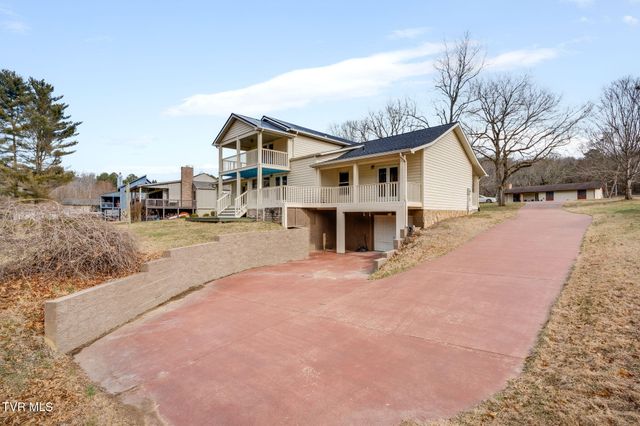 300 Sugarwood Drive, Kingsport, TN 37663