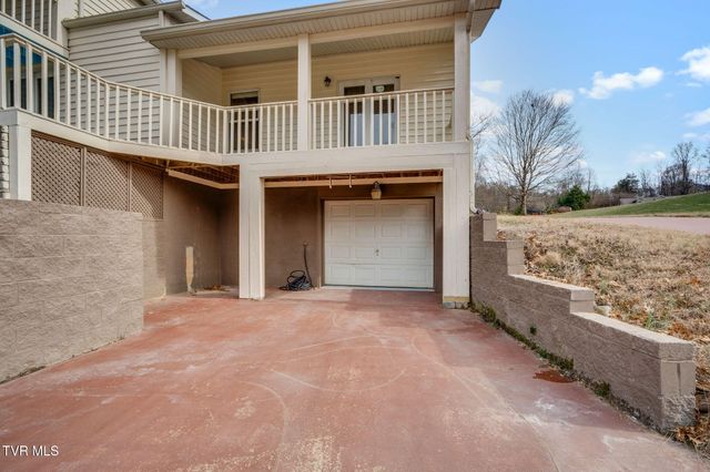 300 Sugarwood Drive, Kingsport, TN 37663