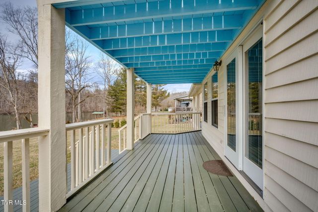 300 Sugarwood Drive, Kingsport, TN 37663