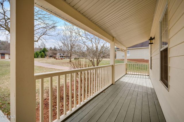 300 Sugarwood Drive, Kingsport, TN 37663