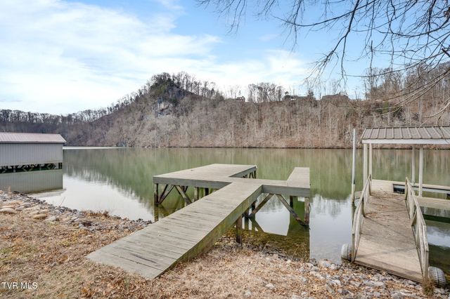 300 Sugarwood Drive, Kingsport, TN 37663