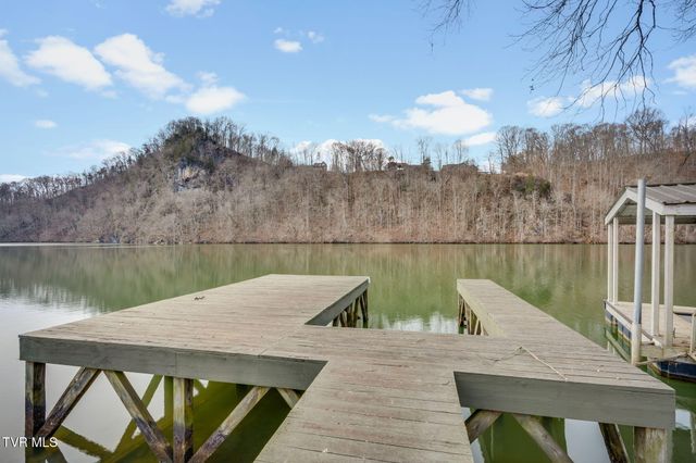 300 Sugarwood Drive, Kingsport, TN 37663
