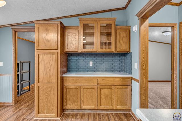 4853 Cheyenne Ln, Mclouth, KS 66054