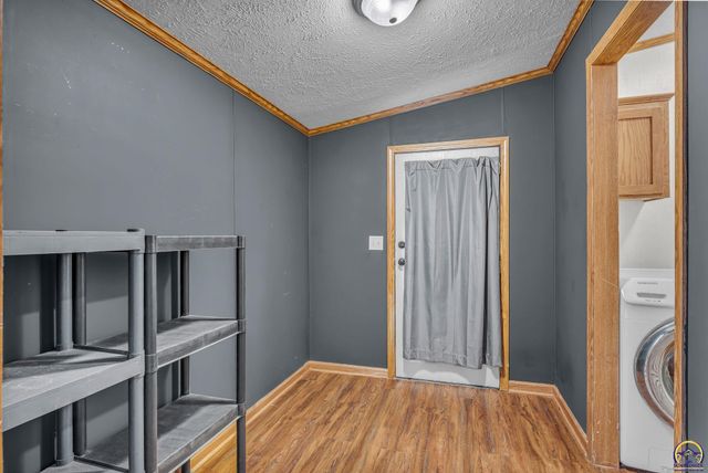 4853 Cheyenne Ln, Mclouth, KS 66054