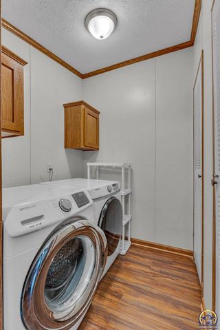 4853 Cheyenne Ln, Mclouth, KS 66054